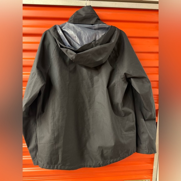 Polo Ralph Lauren rain jacket - Picture 3 of 3